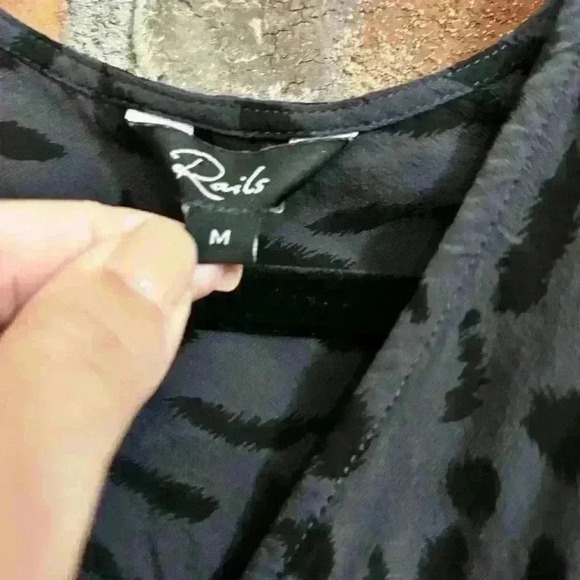 Rails Hillary Cheetah Top Size M - Picture 5 of 9